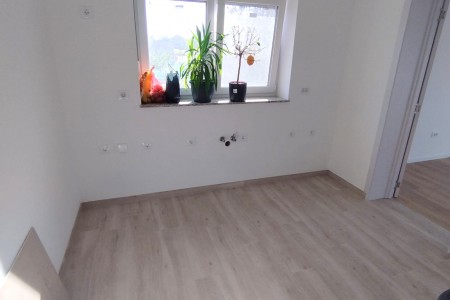 Posedarje - novi apartman A4 s vrtom u blizini mora, 34 m2
