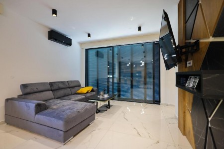 Sukošan, Punta - novi luksuzni apartman u prizemlju, 109 m2