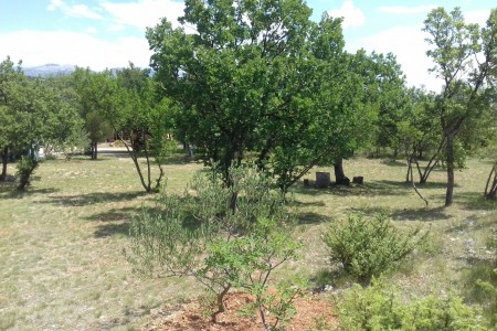 Maslenica - građevinsko zemljište treći red do mora, 1029 m2