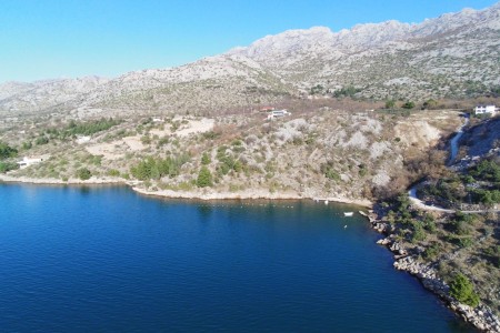 Starigrad-Paklenica - building plot first row to the sea, 11411 m2