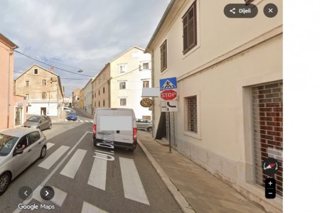 Drni&scaron;, poslovni prostor u centru, 106 m2