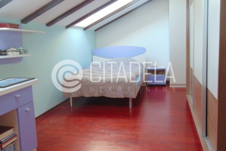 Zadar, Višnjik – dvoetažni stan na izvrsnoj poziciji, 207 m2 