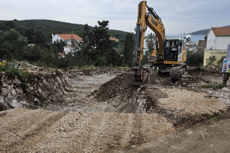 Otok Molat - građevinsko zemljište s građevinskom dozvolom, 474 m2