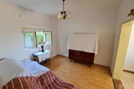 Pašman, Ždrelac - kuća 130 m2, 300 m od mora