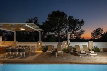 Sukošan - nova kuća za odmor 300 m od mora, 140 m2