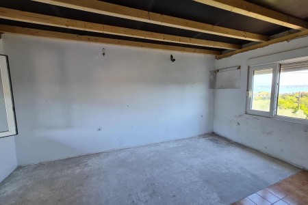 Pašman, Ždrelac - kuća 130 m2, 300 m od mora