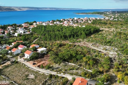 Starigrad, Seline - građevinsko zemljište uz asfalt i infrastrukturu, 608 m2