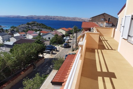 Karlobag, Ribarica - dvosoban apartman s pogledom na more, 82 m2