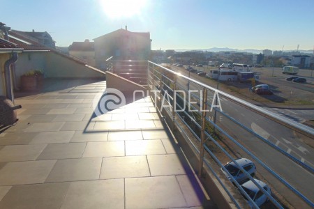 Zadar, Višnjik – dvoetažni stan na izvrsnoj poziciji, 207 m2 