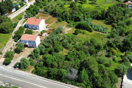Pašman, Ždrelac - građevinsko zemljište 300 m od mora, 926 m2