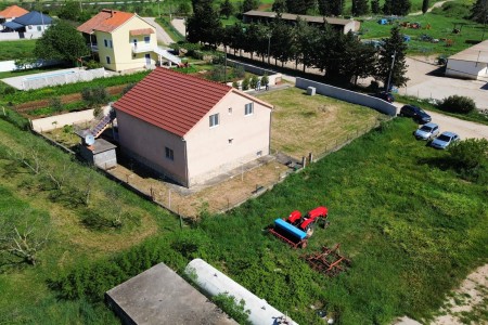Sveti Filip i Jakov , renovirana kuća u mirnom dijelu, 220 m2