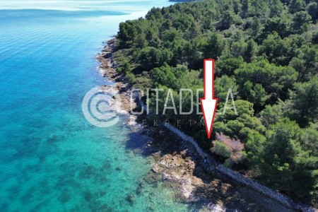 Pašman, Ždrelac - poljoprivredno zeljište prvi red do mora, 2851 m2