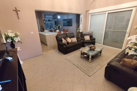 Suhovare - kuća za odmor s bazenom i pomoćnim objektima