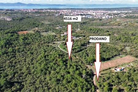 Zadar, Bokanjac - poljoprivredno zemlji&scaron;te uz put, 4516 m2