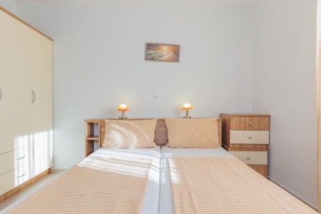 Nin - jednosoban stan na drugom katu s pogledom na more, 54 m2