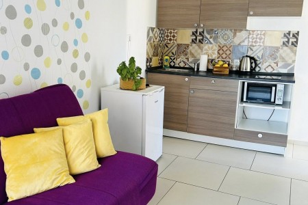 Rogoznica- centar – kuća sa 7 apartmana i pogledom na more, 330,49 m2