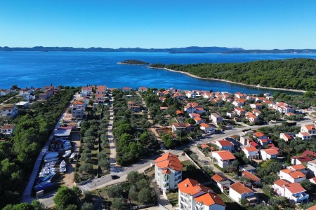 Ždrelac, Gladu&scaron;a - građevinsko zemlji&scaron;te s idejnim projektom, 774 m2