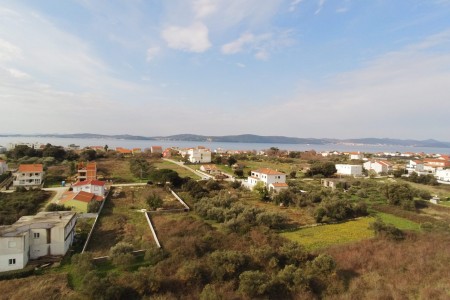 Bibinje - zemljište s građevinskom dozvolom, 709 m2