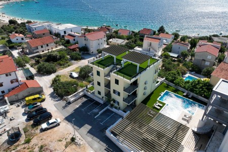 Sevid - novi dvosobni apartman s vrtom i zajedničkim bazenom, 76 m2