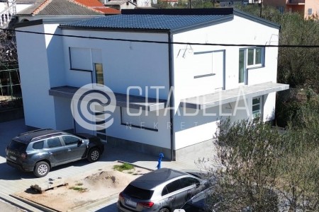 Posedarje - novi apartman A3 s vrtom u blizini mora, 35 m2