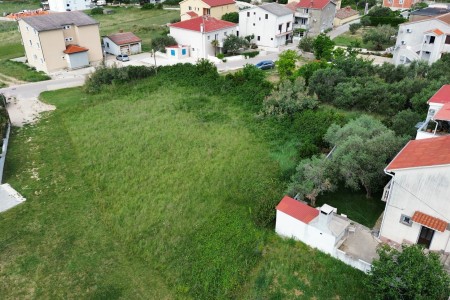 Povljana, Centar - građevinsko zemlji&scaron;te s pogledom na more, 1296 m2