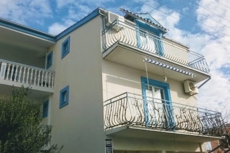 Biograd na Moru, kuća s 9 apartmana, 441 m2