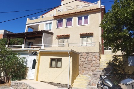 Karlobag, Ribarica - dvosoban apartman s pogledom na more, 82 m2