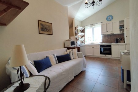 Pirovac - samostojeća kuća s dva stana, 169 m2