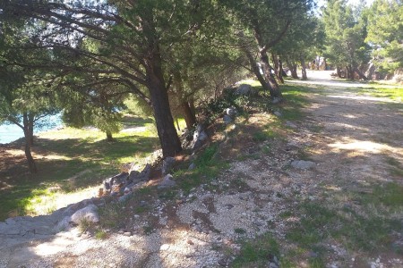 Starigrad Paklenica - building plot 1st row from the sea, 1000 m2