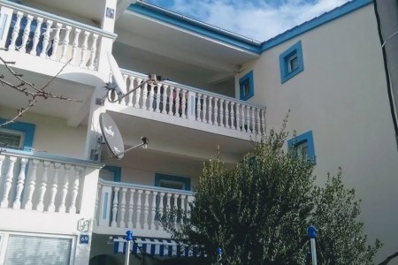 Biograd na Moru, kuća s 9 apartmana, 441 m2