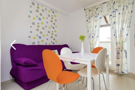 Rogoznica- centar – kuća sa 7 apartmana i pogledom na more, 330,49 m2