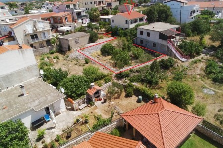 Pirovac - samostojeća kuća s dva stana, 169 m2