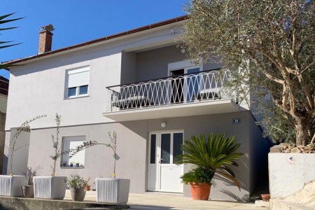 Ugljan, Kali - kuća 100 m od mora s pogledom, 202 m2