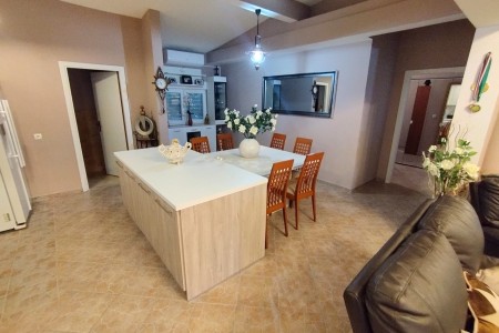 Suhovare - kuća za odmor s bazenom i pomoćnim objektima