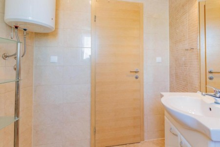 Nin - jednosoban stan na drugom katu s pogledom na more, 54 m2