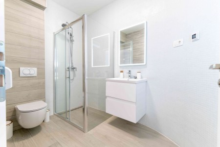 Sevid -novi trosobni apartman u prizemlju sa zajedničkim bazenom,136m2