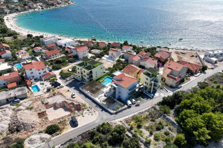 Sevid -novi trosobni apartman na 1. katu sa zajedničkim bazenom,129m2