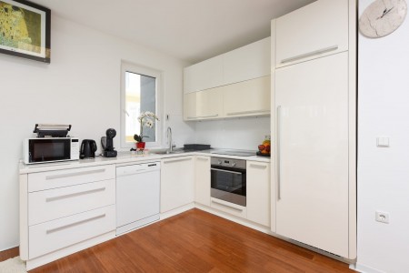 Zadar, Diklo - stan s privatnim ulazom i dvori&scaron;tem, 150m od mora