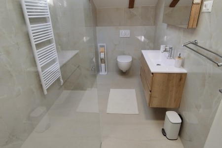 Zadar, Relja - renovirani stan na dobroj poziciji, 120 m2