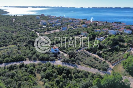 Ždrelac, Gladu&scaron;a - građevinsko zemlji&scaron;te s idejnim projektom, 774 m2