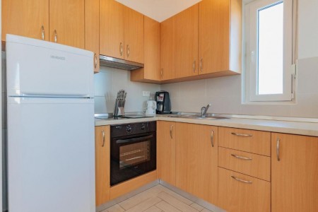 NIN - jednosoban apartman s bazenom i dvorištem – 54 m2