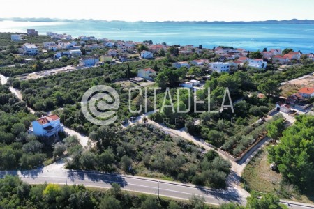 Ždrelac, Gladu&scaron;a - građevinsko zemlji&scaron;te s idejnim projektom, 774 m2