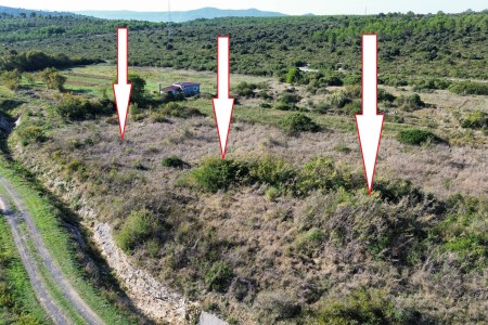 Suko&scaron;an - poljoprivredno zemlji&scaron;te uz potok, 2872 m2