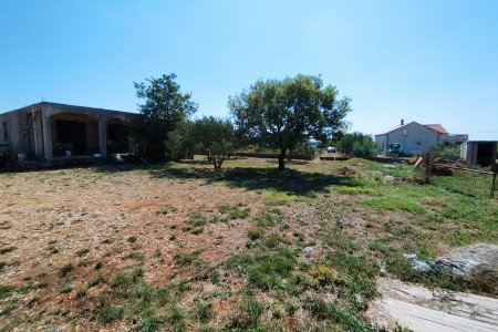 Sukošan, Debeljak - kuća u izgradnji 120 m2, na zemljištu od 1305 m2
