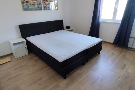 Sveti Filip i Jakov , renovirana kuća u mirnom dijelu, 220 m2
