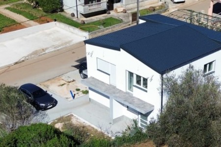 Posedarje - novi apartman A3 s vrtom u blizini mora, 35 m2