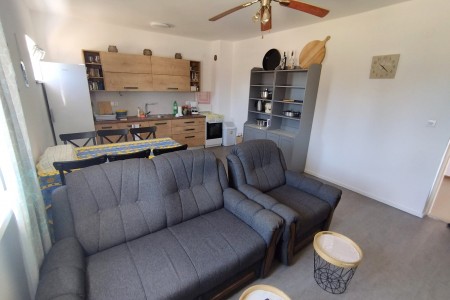 Sveti Filip i Jakov , renovirana kuća u mirnom dijelu, 220 m2