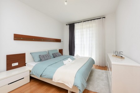 Zadar, Diklo - stan s privatnim ulazom i dvori&scaron;tem, 150m od mora