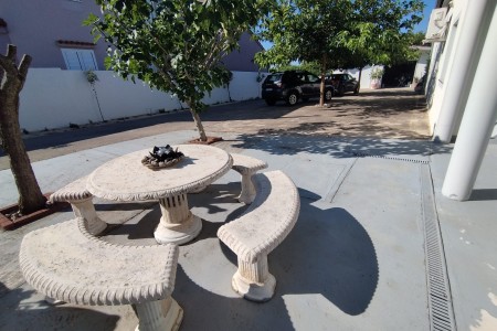 Suhovare - kuća za odmor s bazenom i pomoćnim objektima