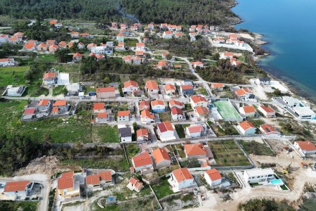 Novigrad -građevinsko zemljište u blizini mora, 898 m2